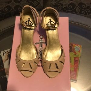 Women Crown Vintage Suede Sandal Sz 8